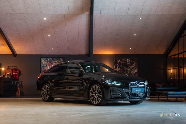 Sort BMW i4 fra 2023