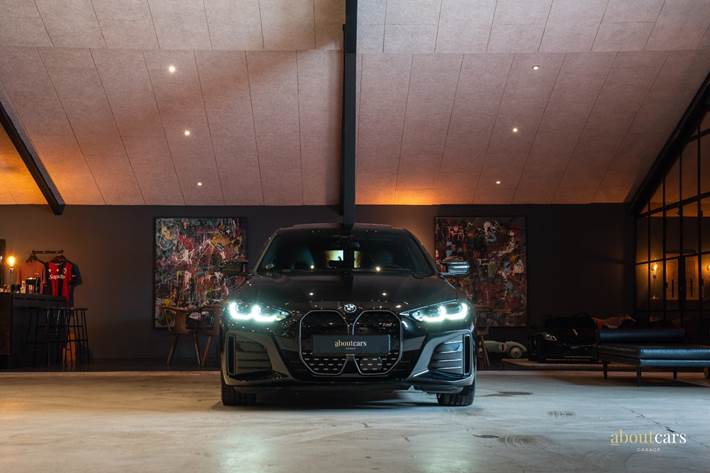 Sort BMW i4 fra 2023