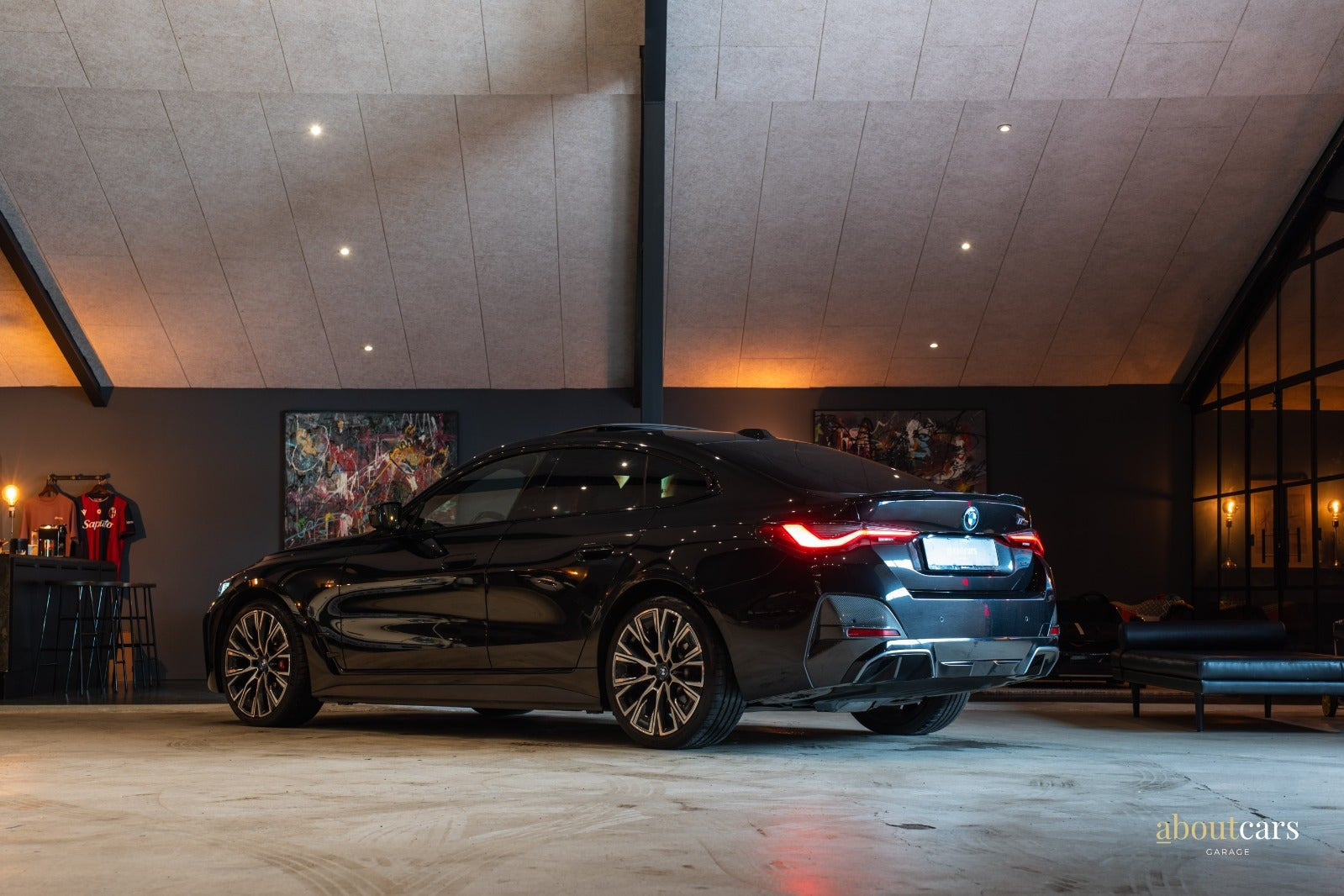 Sort BMW i4 fra 2023