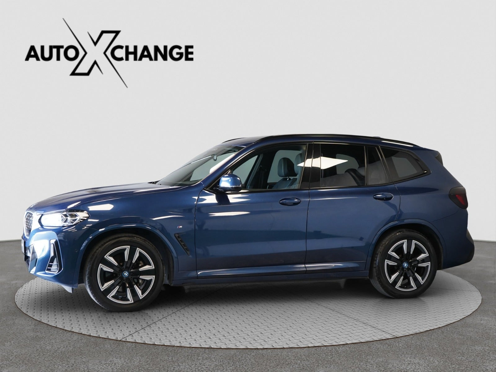 Blå BMW iX3 fra 2022