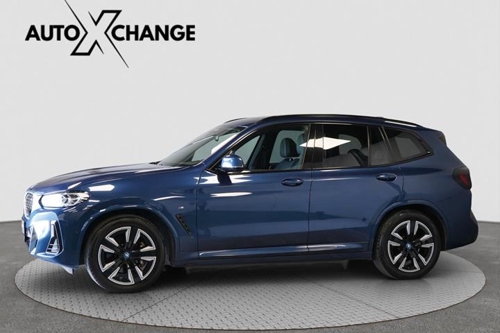 Blå BMW iX3 fra 2022