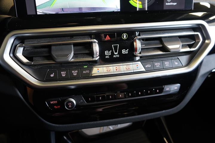 Blå BMW iX3 fra 2022