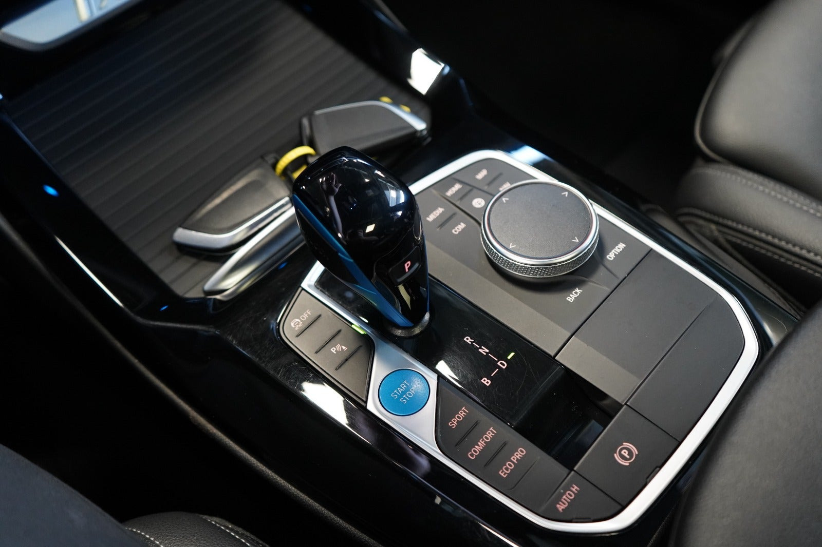 Blå BMW iX3 fra 2022