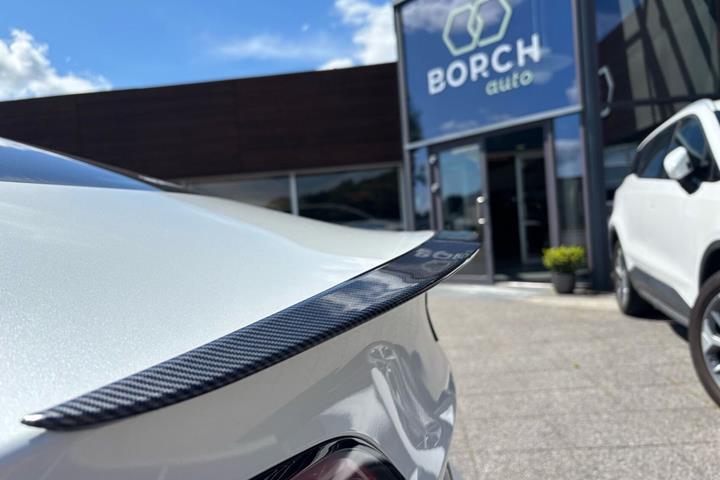 Hvid Tesla Model 3 fra 2022