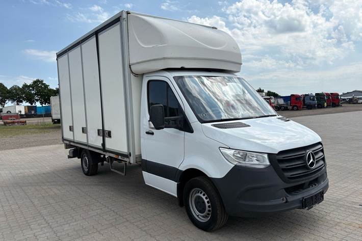 Hvid Mercedes Sprinter 317 fra 2022