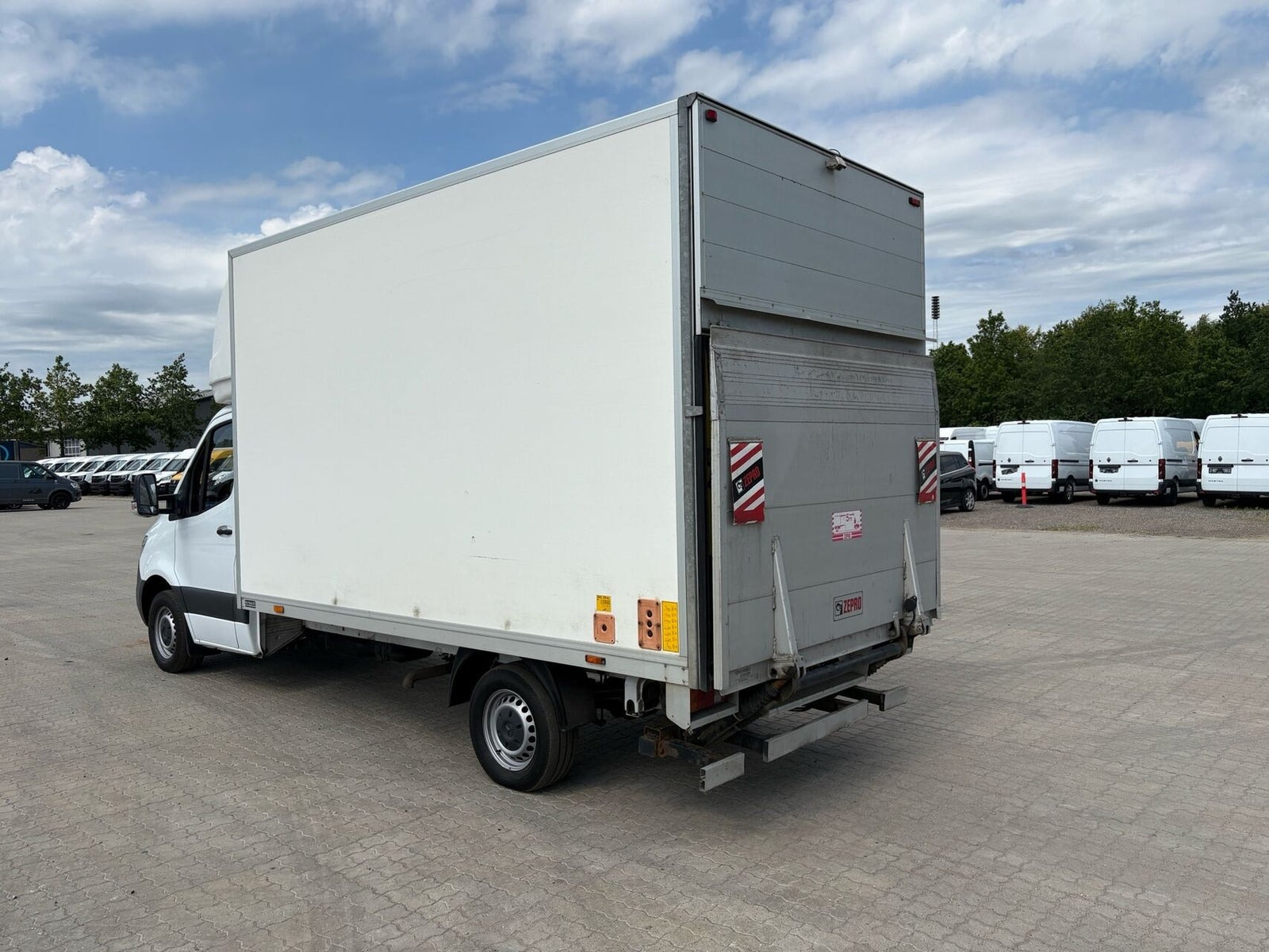 Hvid Mercedes Sprinter 317 fra 2022