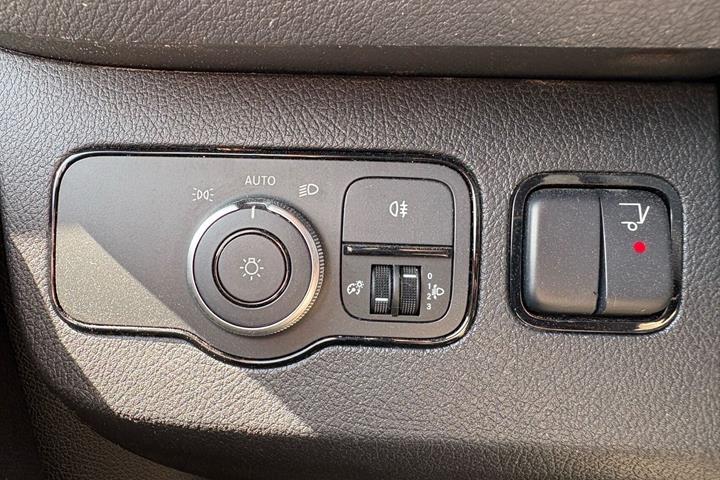 Hvid Mercedes Sprinter 317 fra 2022