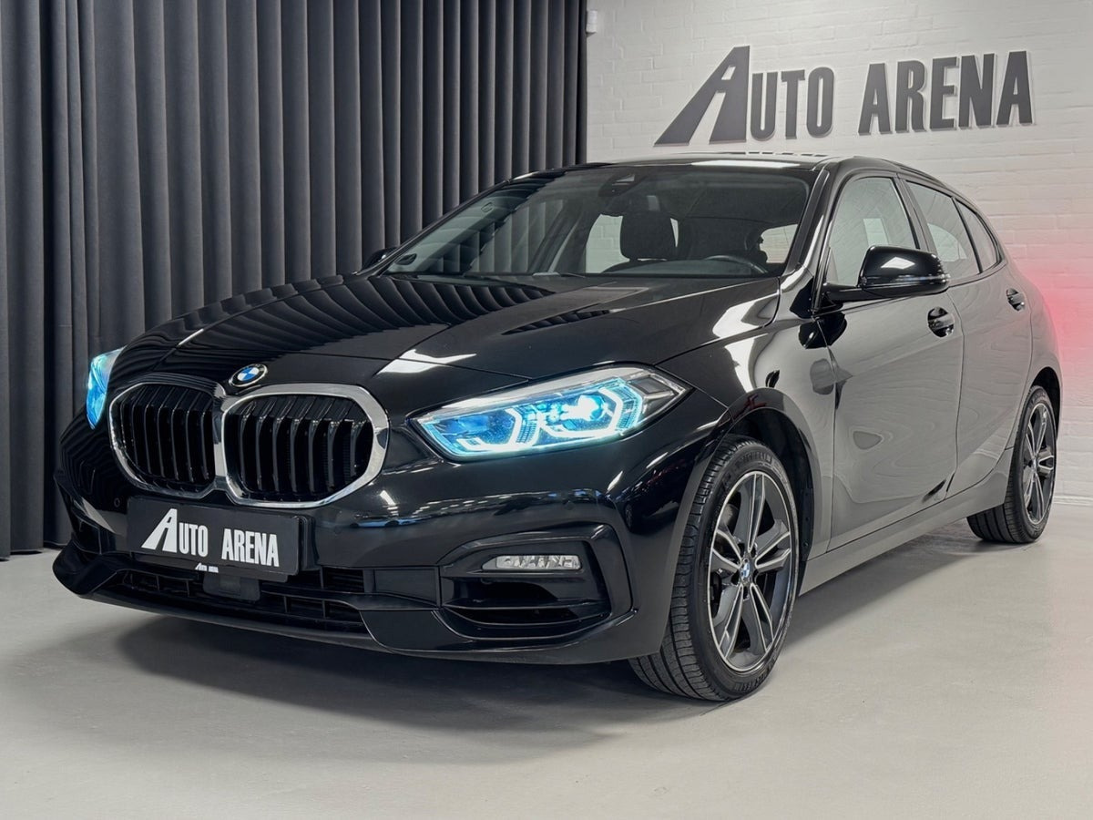 Sort BMW 118i fra 2020