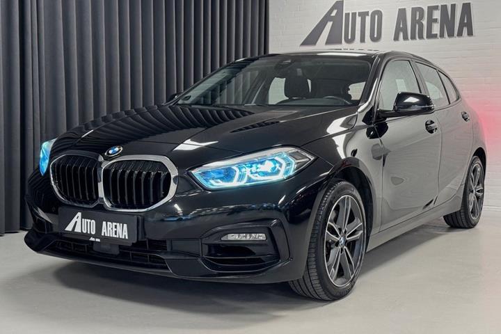 Sort BMW 118i fra 2020
