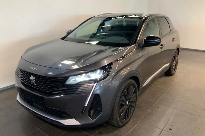 Grå Peugeot 3008 fra 2021 set udefra