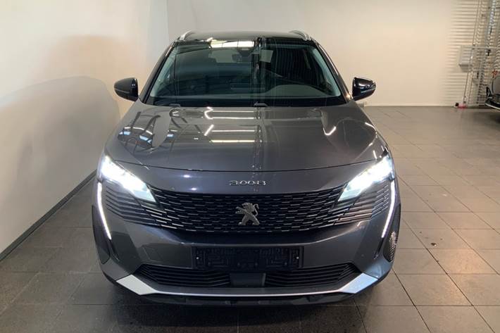 Grå Peugeot 3008 fra 2021