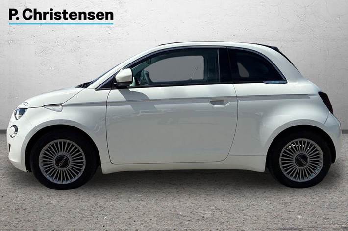 Hvid Fiat 500e fra 2023