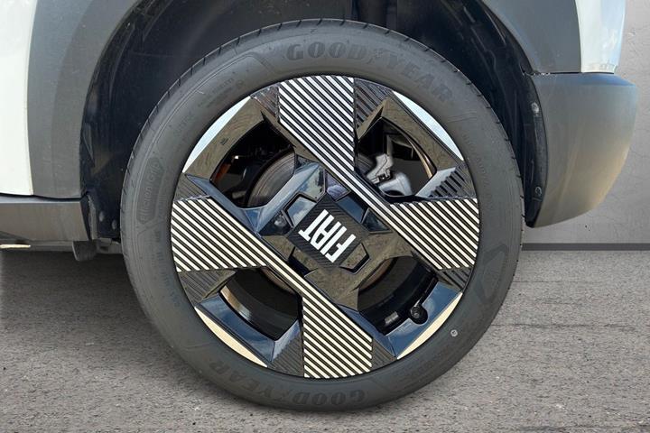 Hvid Fiat Grande Panda E fra 2025