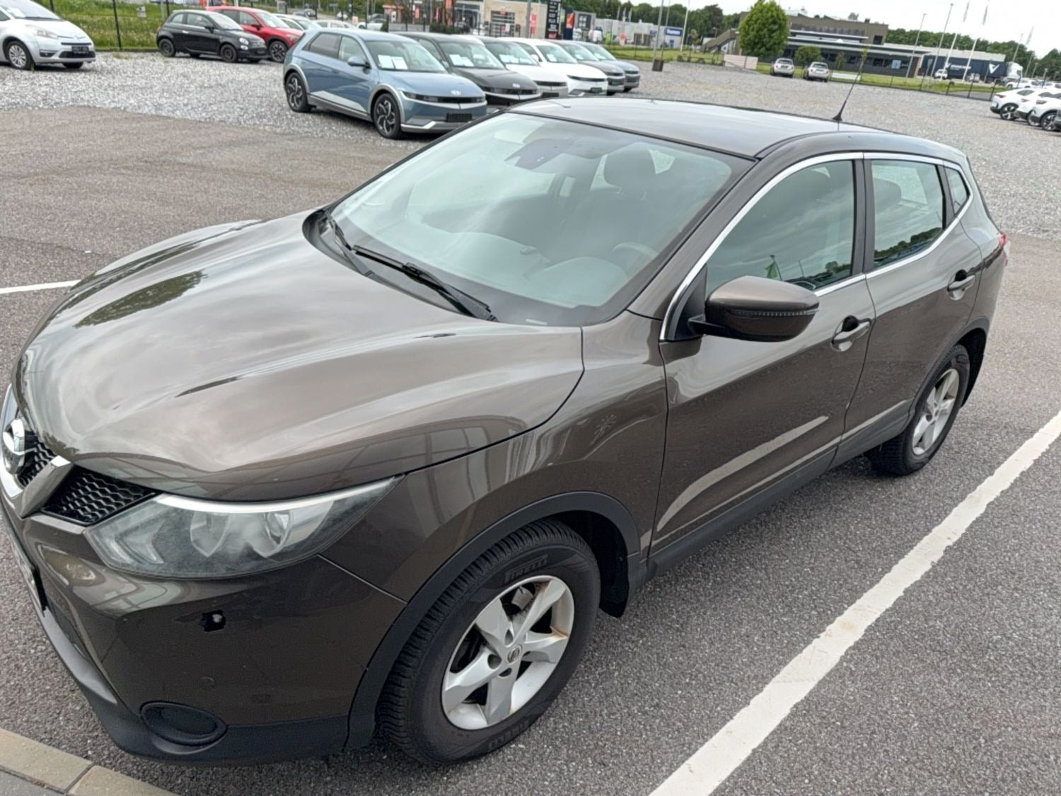 Brun Nissan Qashqai fra 2014