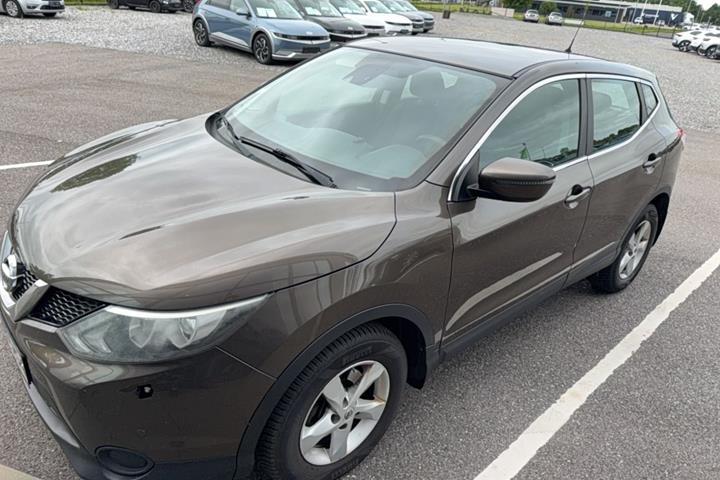 Brun Nissan Qashqai fra 2014