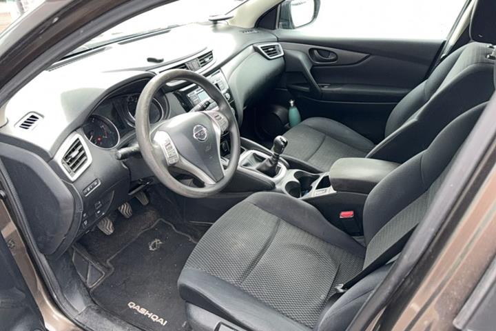 Brun Nissan Qashqai fra 2014