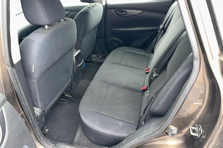 Brun Nissan Qashqai fra 2014