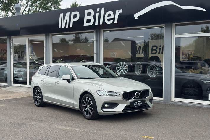 Beige Volvo V60 fra 2020