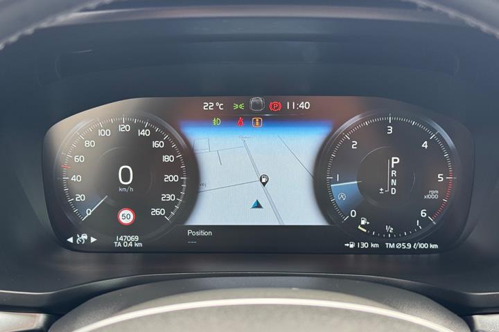 Beige Volvo V60 fra 2020