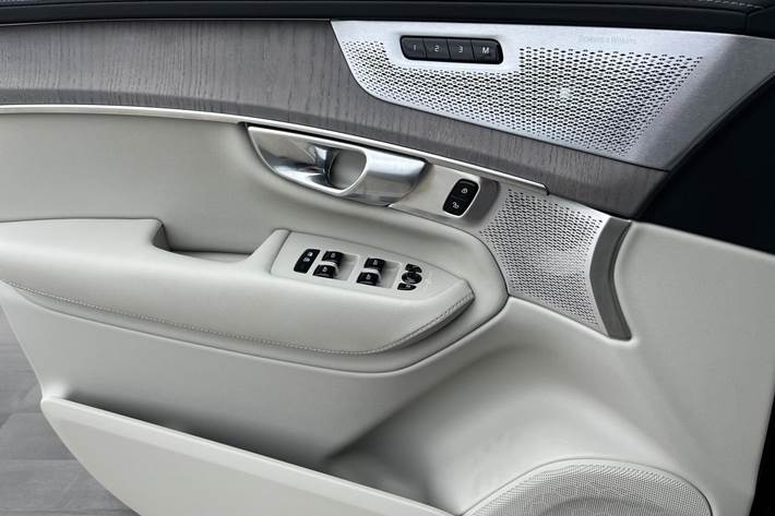 Blå Volvo XC90 fra 2026