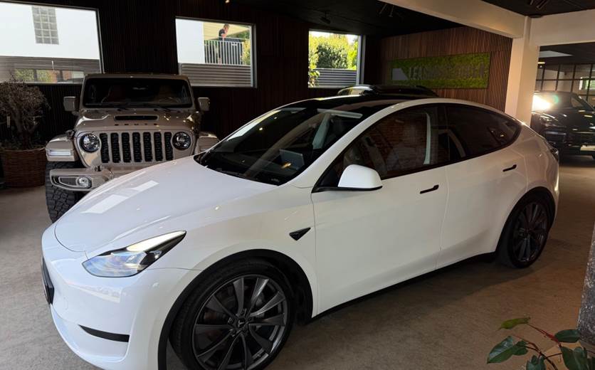 Tesla Model Y Long Range RWD