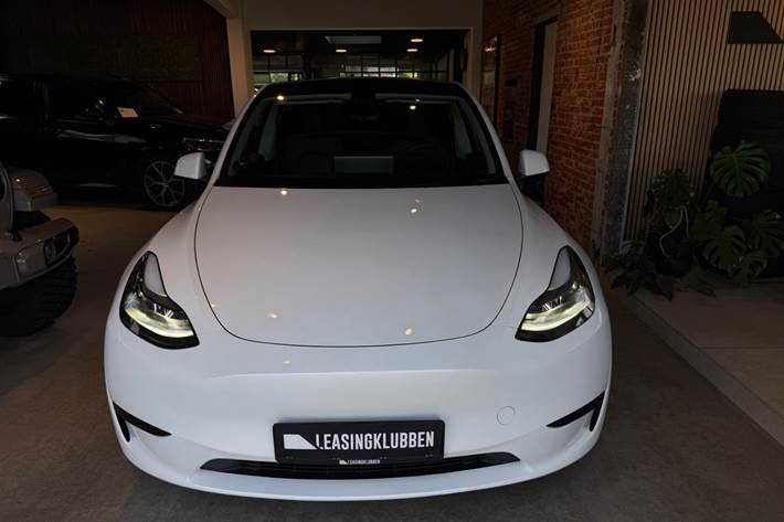 undefined Tesla Model Y fra 2024