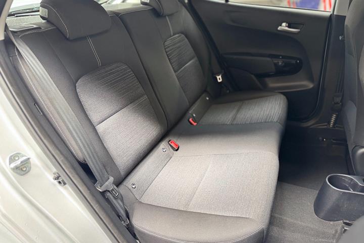 Sølv Kia Picanto fra 2018