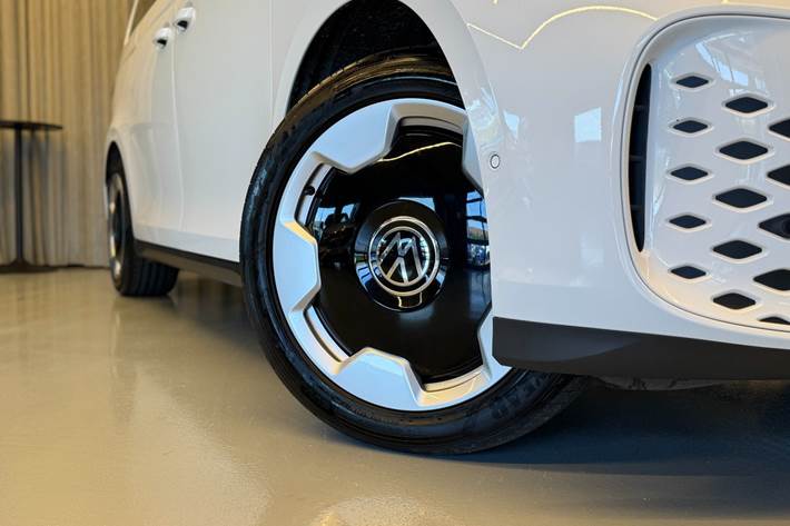 Hvid VW ID.Buzz fra 2023