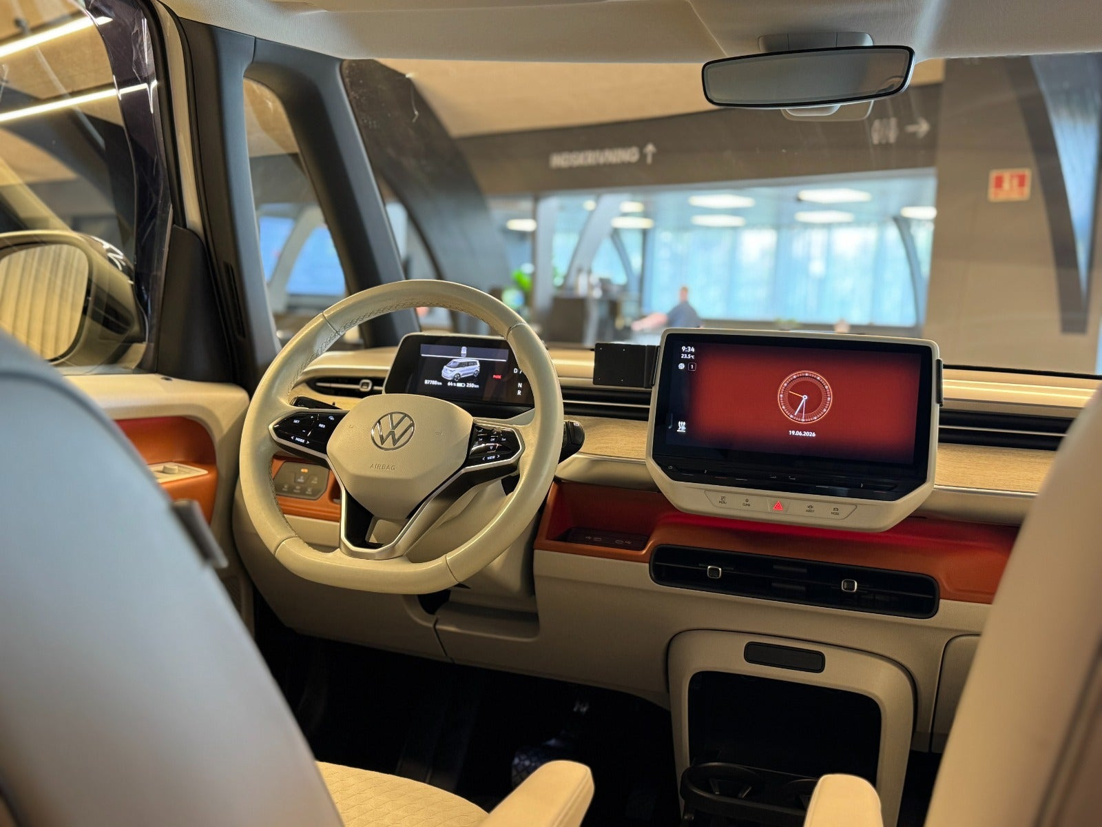 Hvid VW ID.Buzz fra 2023