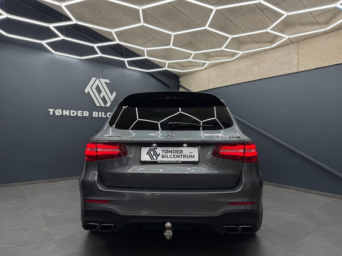 Rød Mercedes GLC63 fra 2018