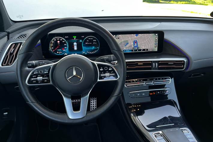 Grå Mercedes EQC400 fra 2021