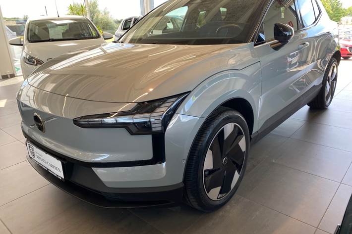 Grå Volvo EX30 fra 2024