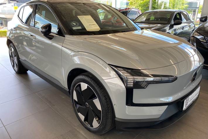 Grå Volvo EX30 fra 2024