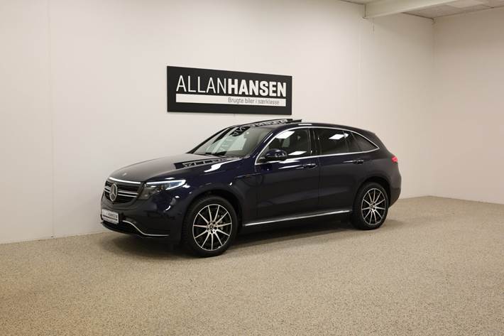 Blå Mercedes EQC400 fra 2023 set udefra