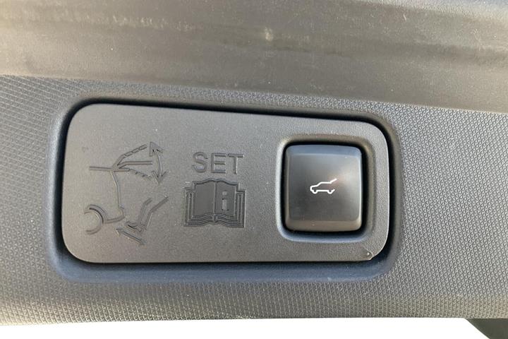 Hvid Ford Mustang Mach-E fra 2021