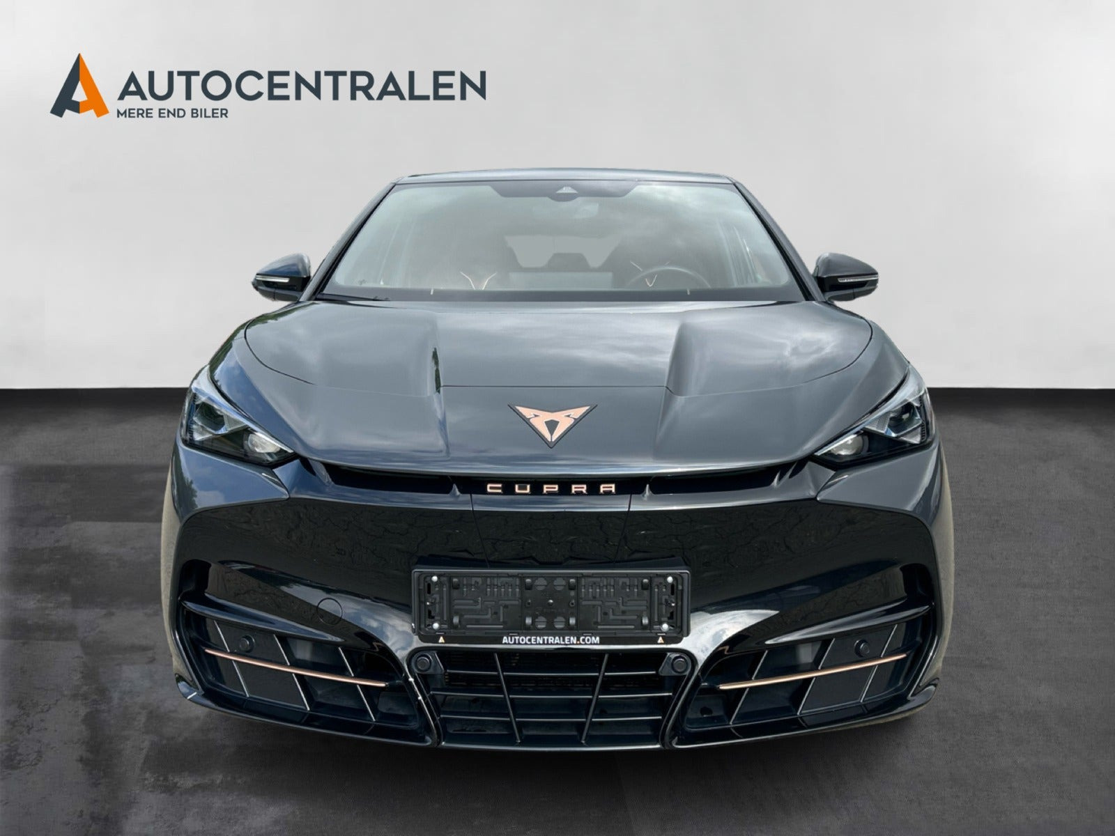 Grå Cupra Tavascan fra 2024