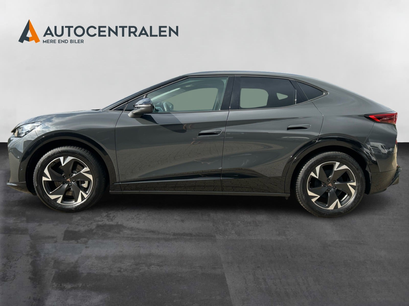 Grå Cupra Tavascan fra 2024