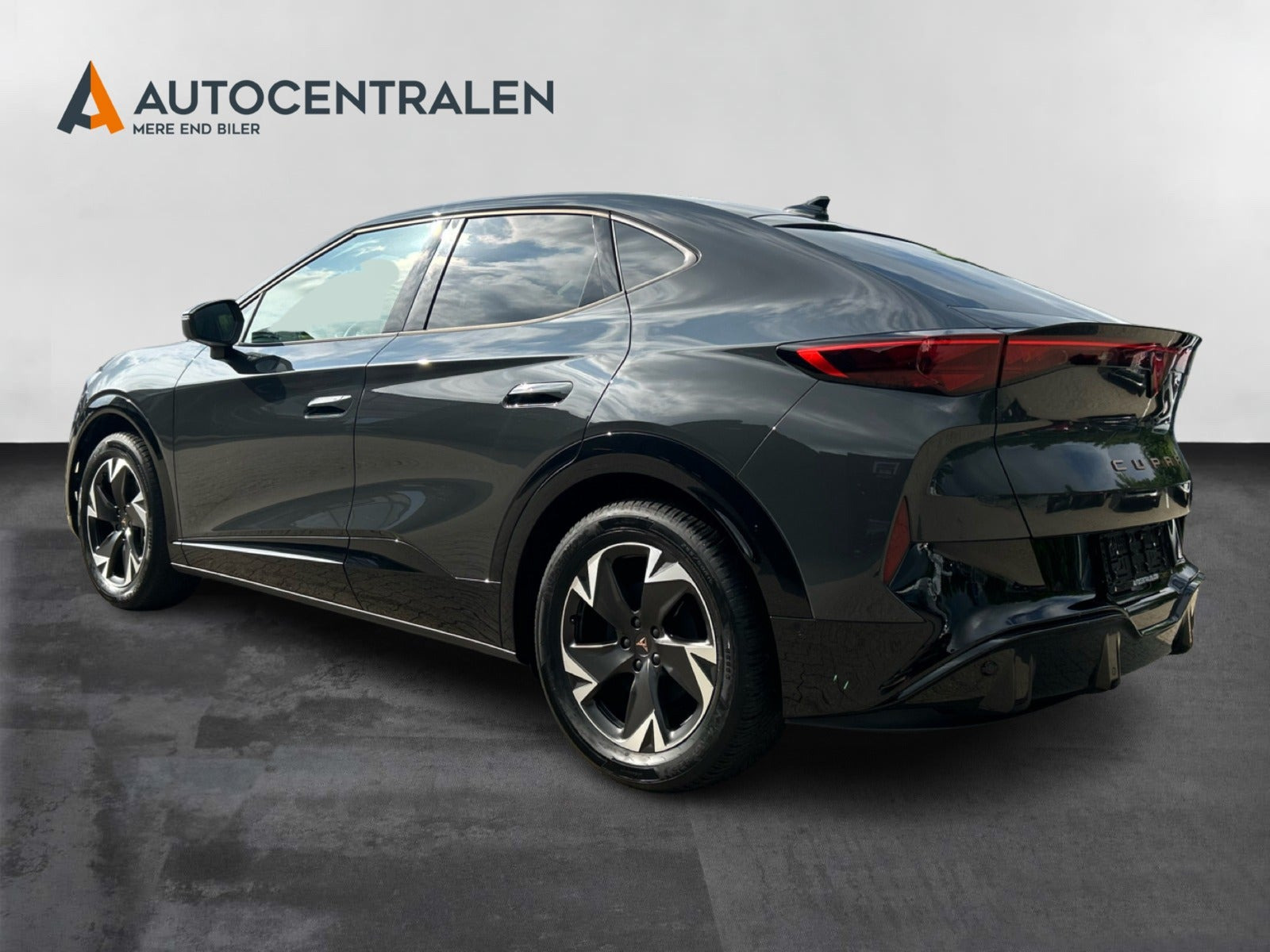 Grå Cupra Tavascan fra 2024