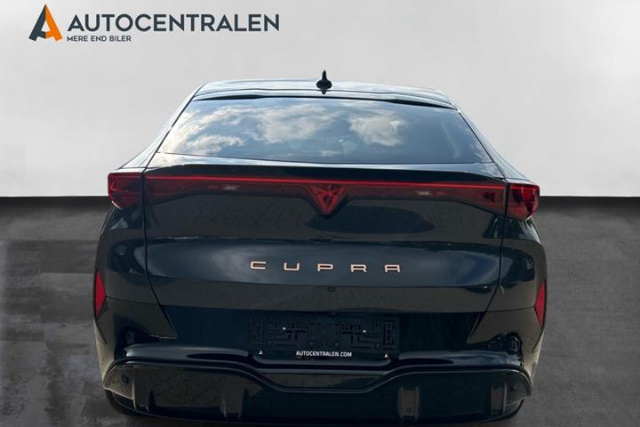 Grå Cupra Tavascan fra 2024