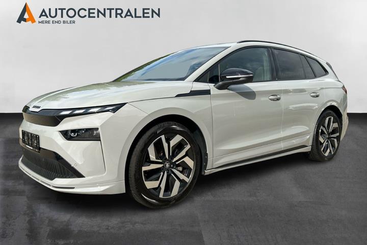 Grå Skoda Enyaq fra 2026 set udefra
