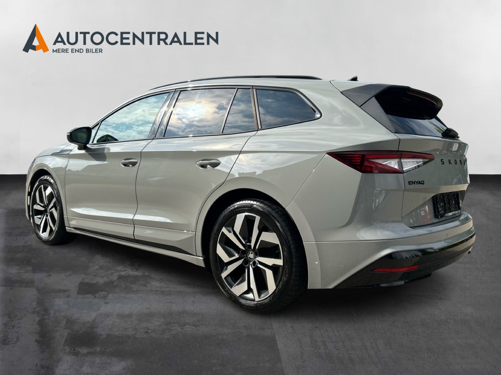 Grå Skoda Enyaq fra 2026