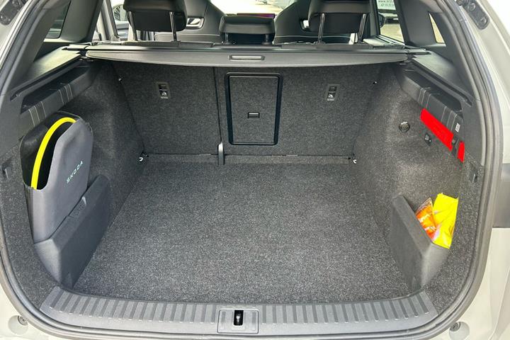 Grå Skoda Enyaq fra 2026