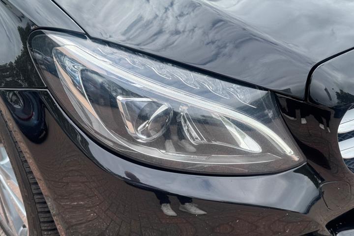 Sort Mercedes C220 d fra 2017