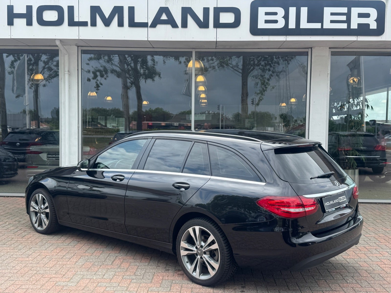 Sort Mercedes C220 d fra 2017