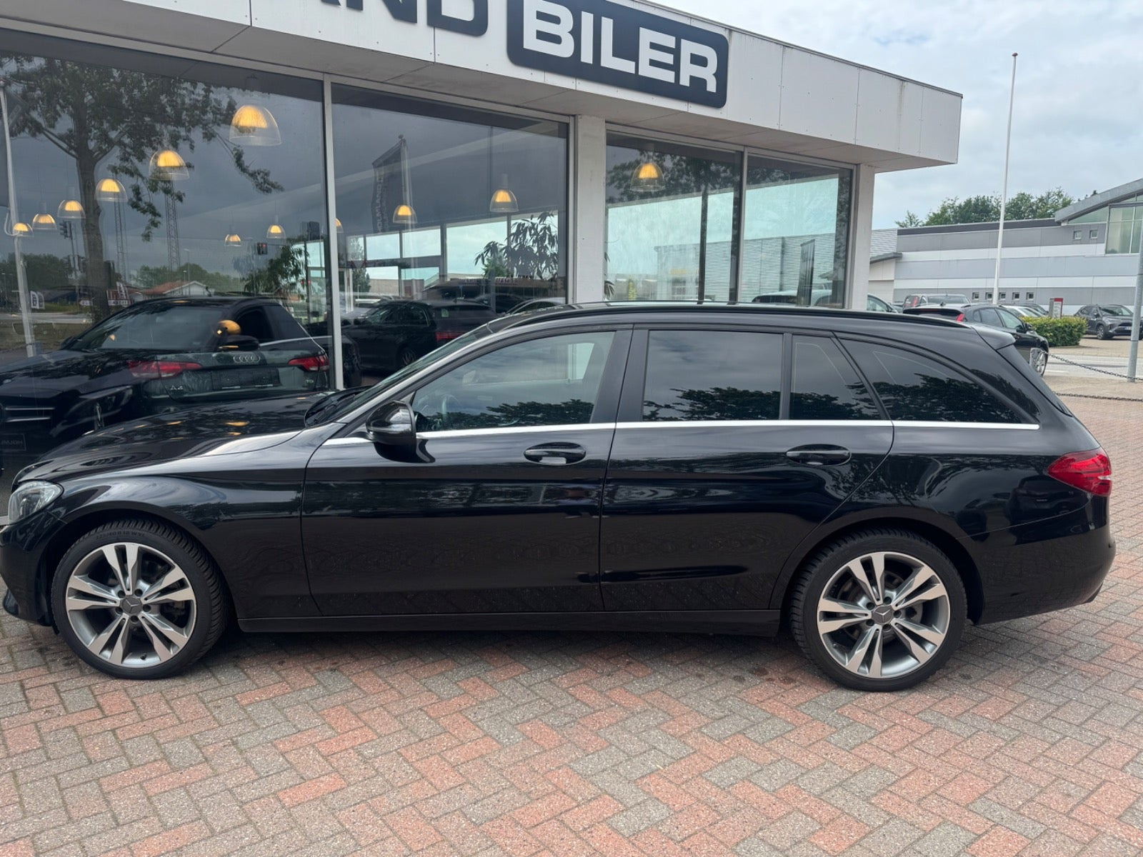 Sort Mercedes C220 d fra 2017