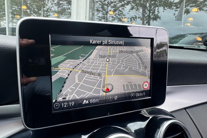 Sort Mercedes C220 d fra 2017