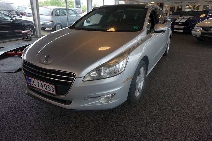 Grå Peugeot 508 fra 2012
