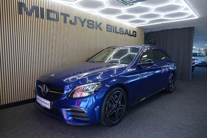 Blå Mercedes C220 d fra 2021