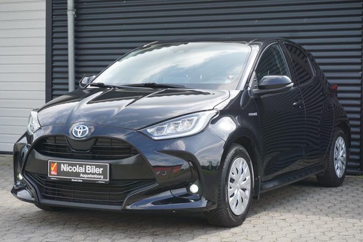 Sort Toyota Yaris fra 2021 set udefra