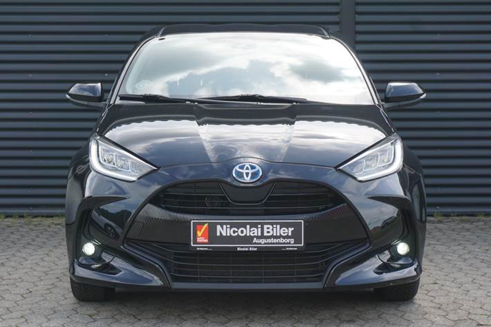 Sort Toyota Yaris fra 2021
